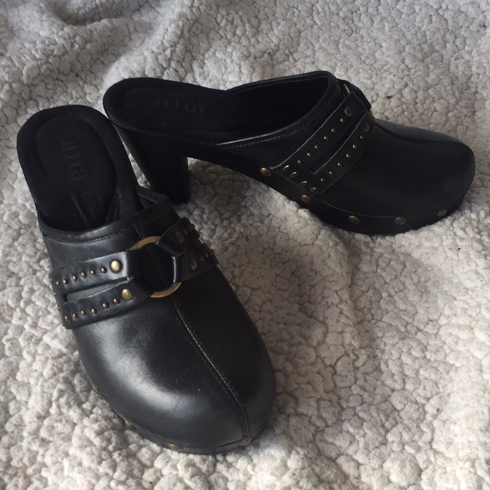 Leather Clog